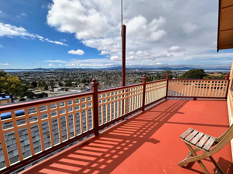6077 Felix Ave — Photo 8