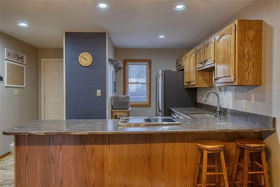 2 bed, 882 sqft, $3,200 — Photo 2