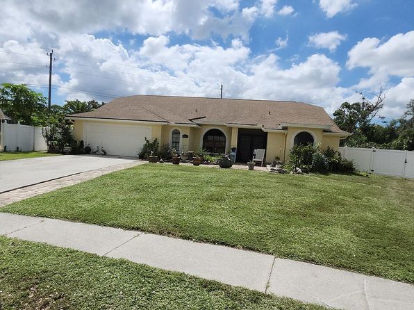 8432 Palm Lakes Ct