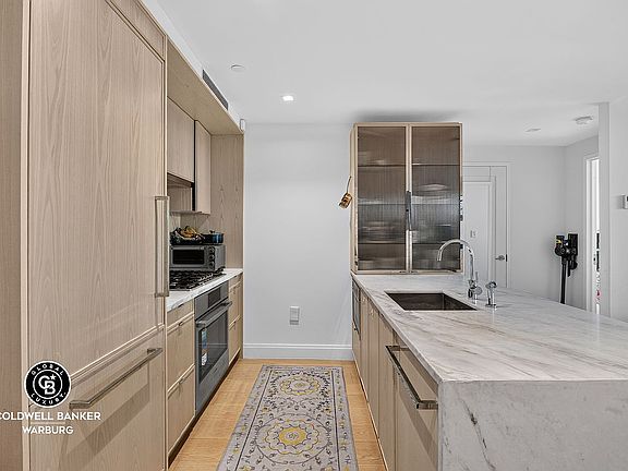 4th image of 3714 34th St #S2d