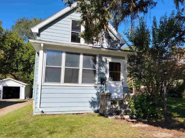 1308 E 4th St, Sioux Falls, SD 57103