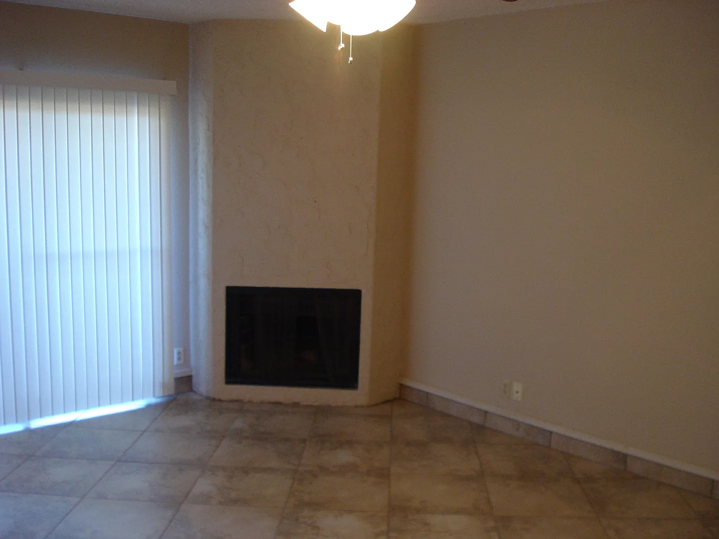 2725 Santa Fe Unit E - 2/Bed 2.5/Bath - $1350/month — Photo 3