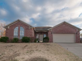 200 Diamond Pointe Dr, Maumelle, AR 72113