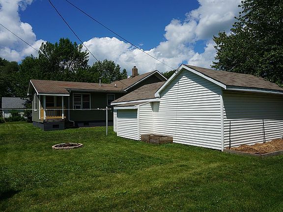4th image of 907 E Illinois St