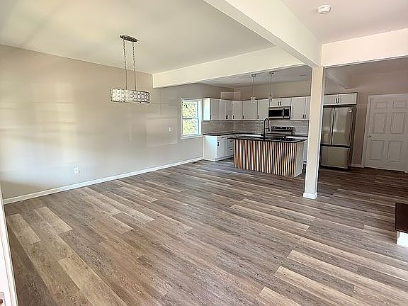 4th image of 242 8th Avenue Dr SW
