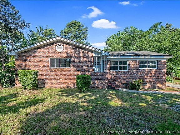 3rd image of 3223 Broadview Dr