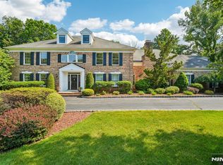 416 Devonshire Dr, Franklin Lakes, NJ 07417