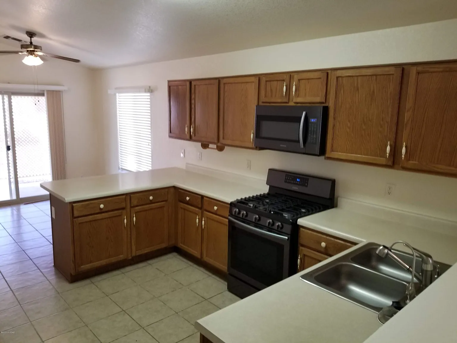 3 bed, 2.0 bath, 1297 sqft, $1,700 — Photo 4