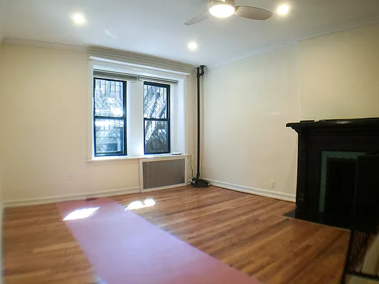 Rented by Francine Realty | media 10