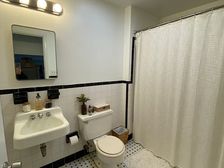 187 S Orange St #6B — Photo 5