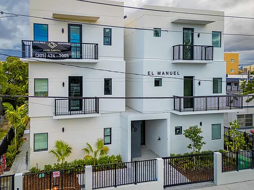 530 SW 11th Ave #303 Photo 1
