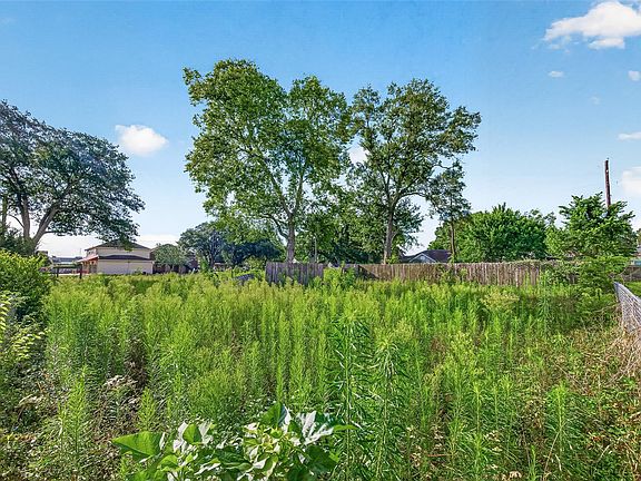 3rd image of 915 Purdy St Lot 4-5-6