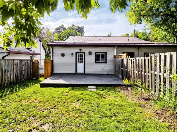 185 Parkhill Rd W, Peterborough, ON K9H 3H2