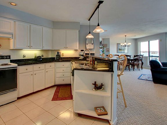 2nd image of 75 Woodbridge Cir