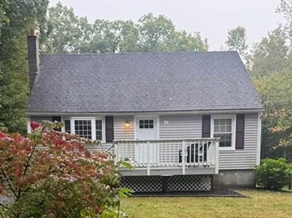 25 School House Rd, Phillipston, MA 01331