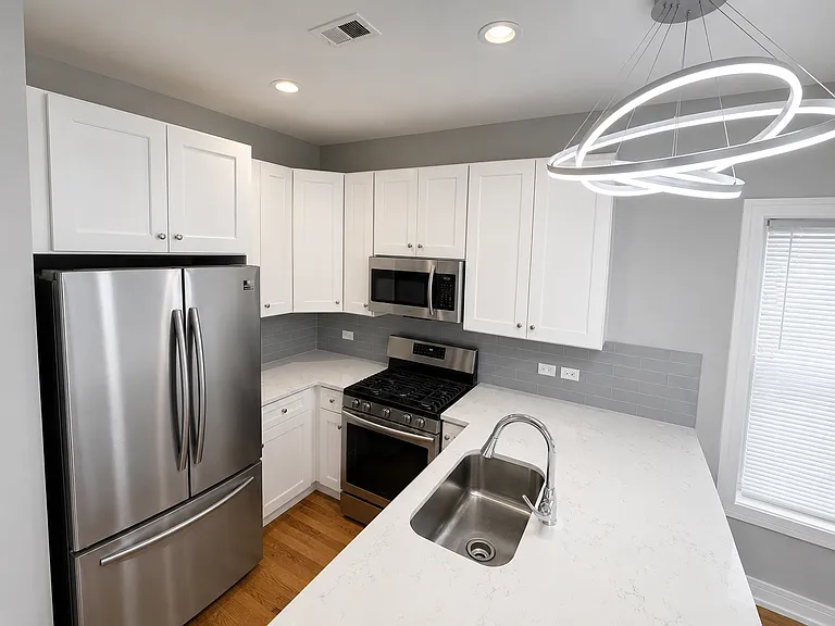 3622 W Franklin Blvd #1 — Photo 6