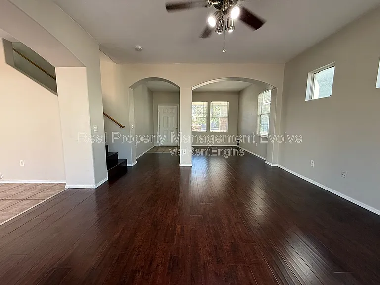 3930 W Irwin Ave — Photo 5