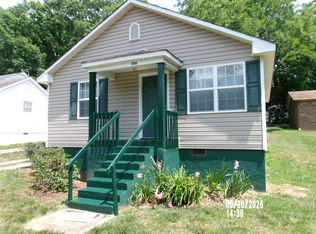 1010 7th St NE, Hickory, NC 28601