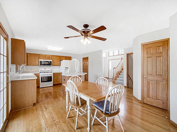 5th image of 678 Asbury Dr