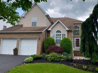 33 Aberdeen Dr, Old Bridge, NJ 08857