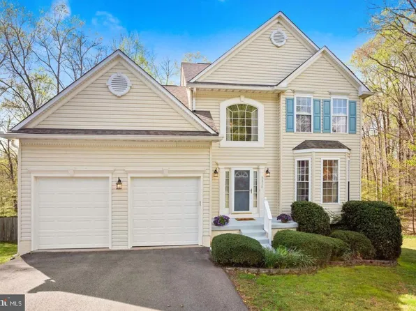6210 Forest Grove Dr, Fredericksburg, VA 22407
