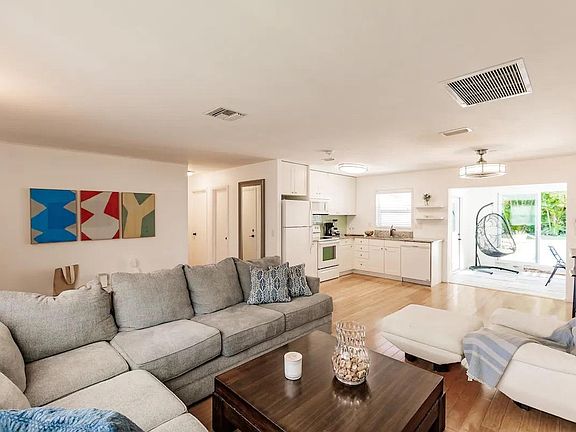 2nd image of 5119 Cortina Ct
