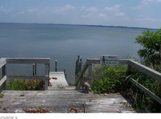 219 Kent St, Urbanna, VA 23175