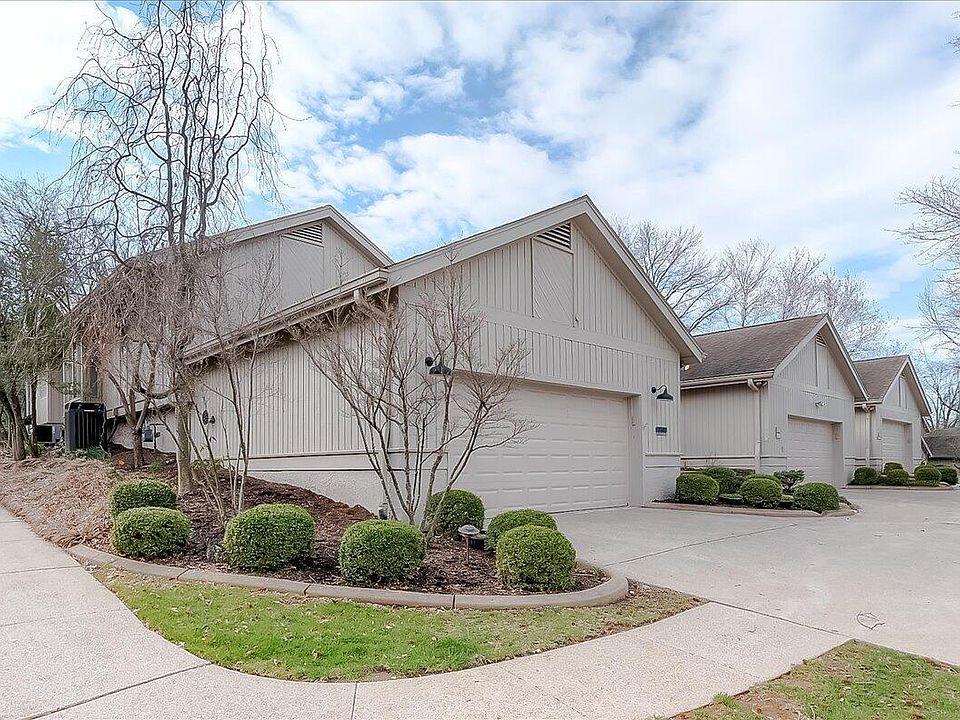 1st image of 133 Locust Hill Dr #1
