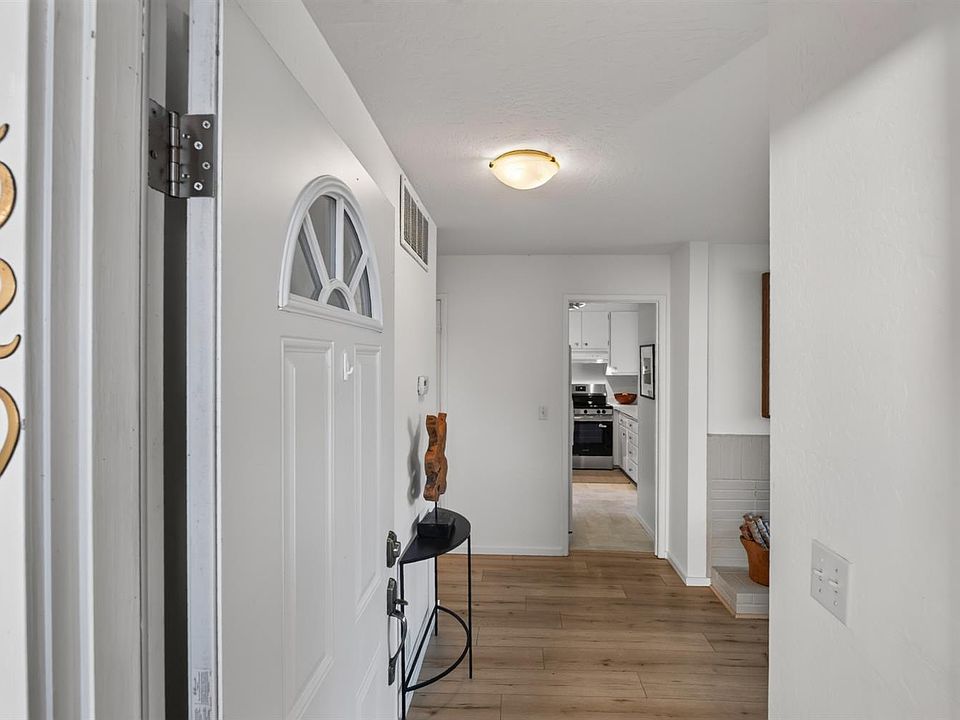 1st image of 529 Larkspur Plaza Drive
