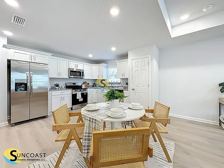 3902 Laurie St — Photo 8