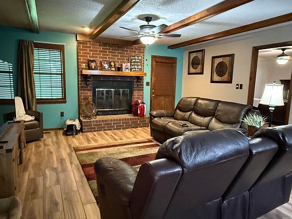 3rd image of 38 Foxboro Dr