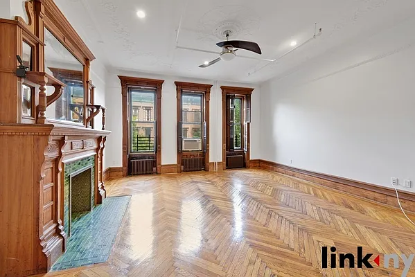 Rented by Link NY Realty | media 23