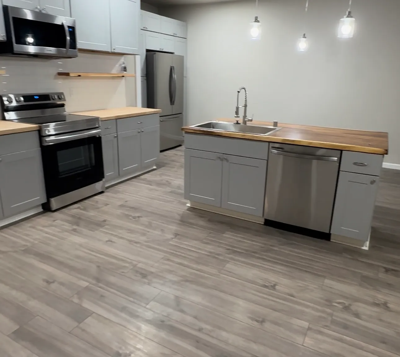 212 W Court St — Photo 1