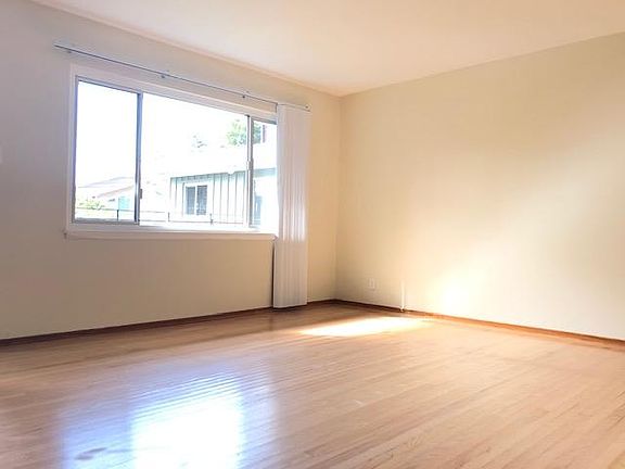 3rd image of 1504 Sanchez Ave #9