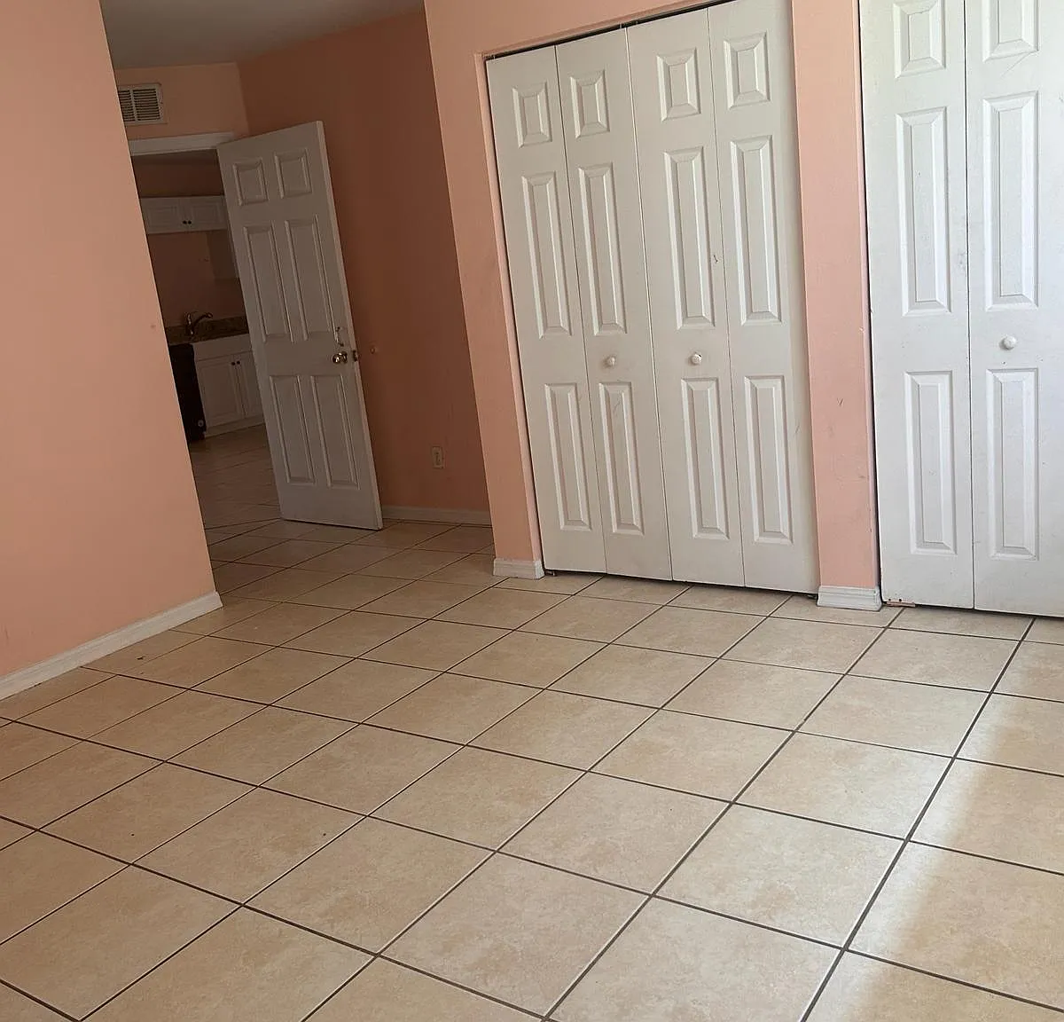 3 bed, $1,500 — Photo 2