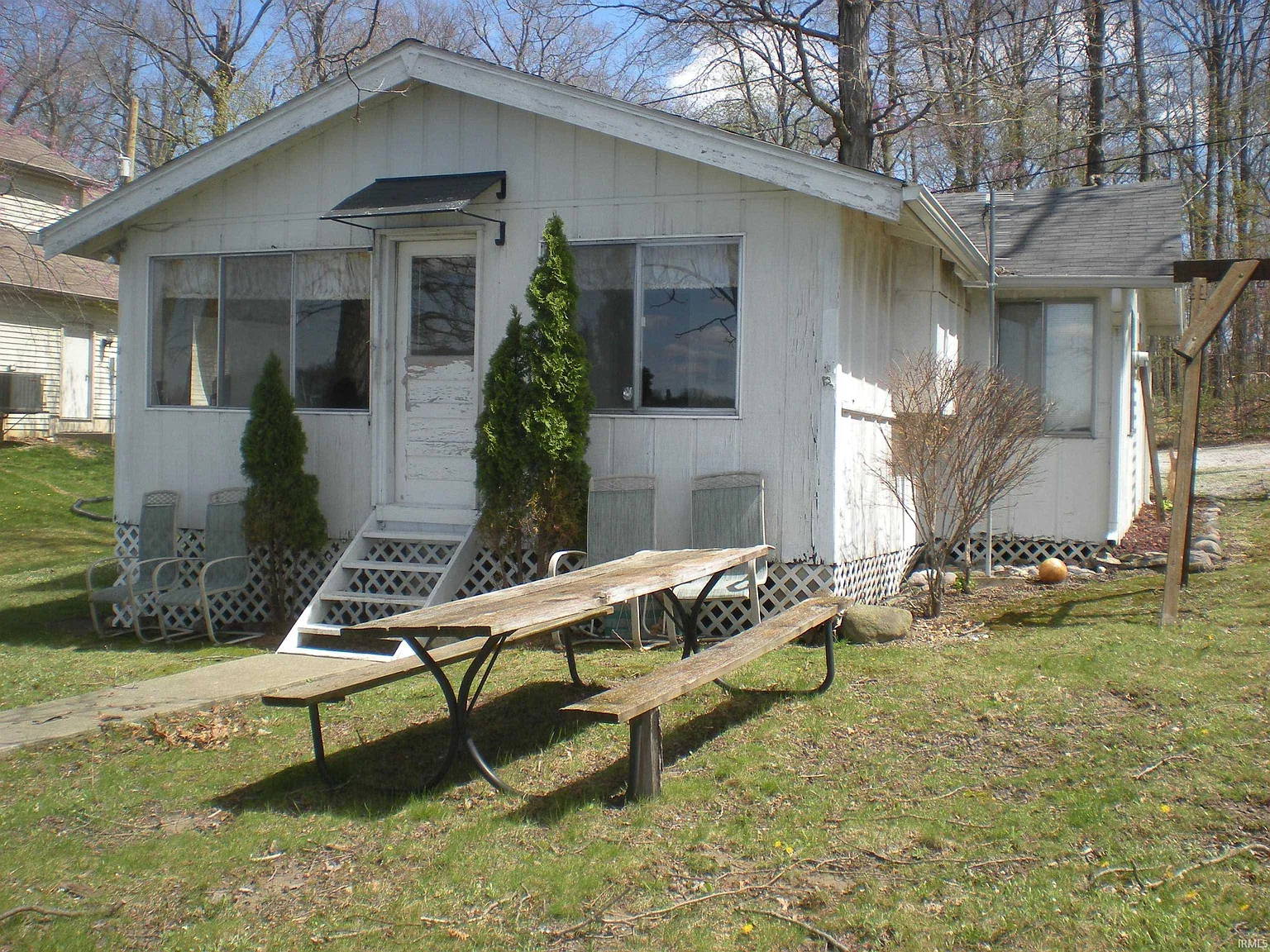 3 bed, 1.0 bath, 774 sqft, $1,800 — Photo 1