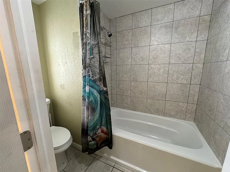 3028 Lakeshore Dr — Photo 24
