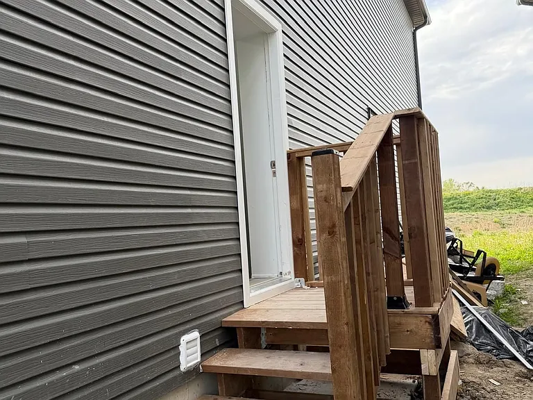 1612 Capri Cres #LOWER — Photo 3