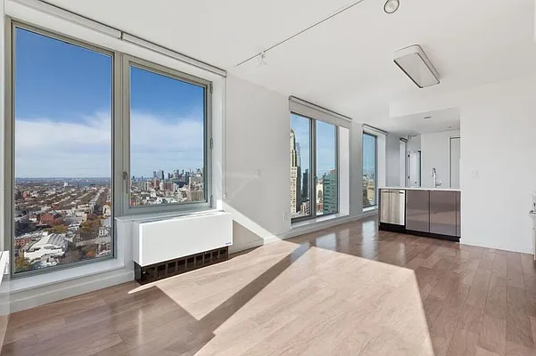 Rented by Greystar | media 32