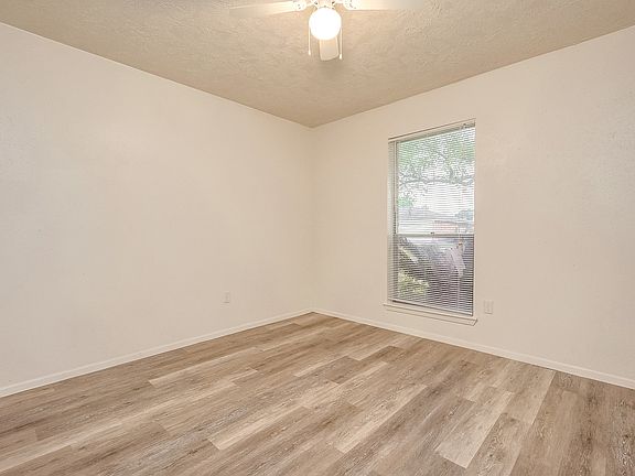 3rd image of 13830 New Village Ln