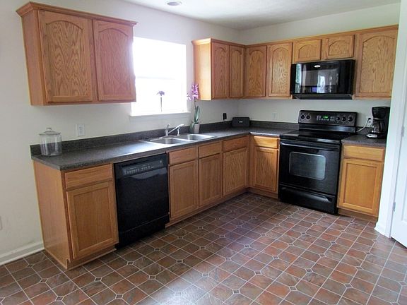 5th image of 3645 Bayview Ln