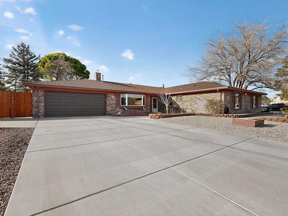 1st image of 1525 Marron Cir NE