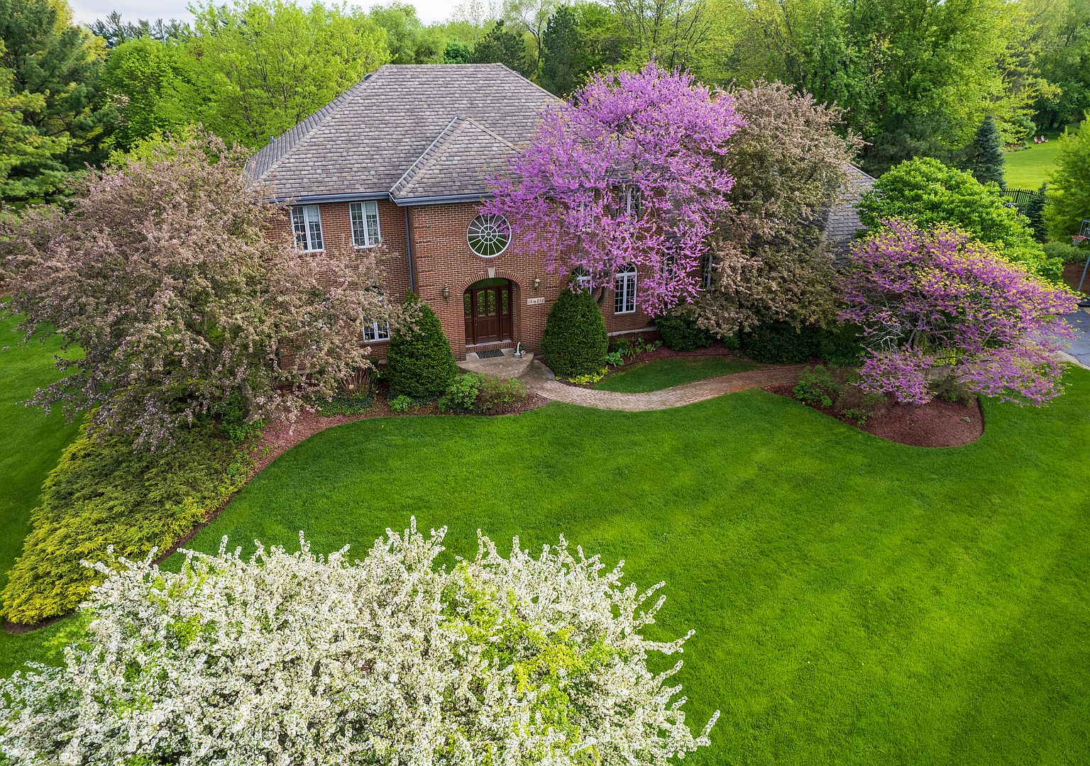 18N252 Sawyer Rd, Dundee, IL 60118 | Zillow