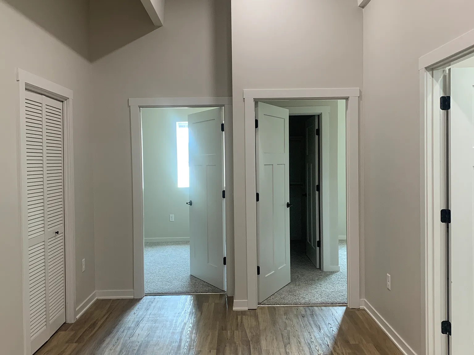 2 bed, 988 sqft, $1,600 — Photo 4