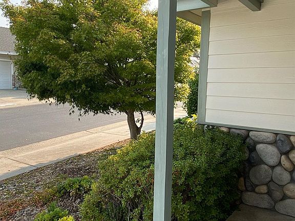 4th image of 978 Country Ln #10