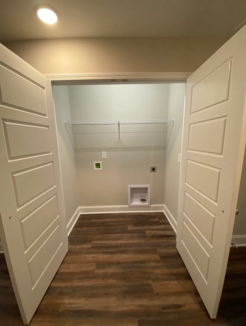 1028 Glenkirk Drive - A — Photo 2