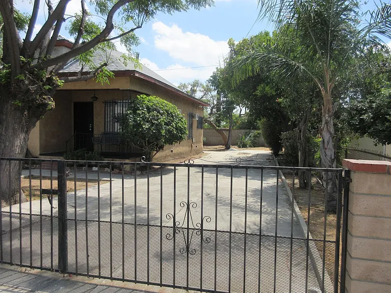 1116 N O'Melveny Ave — Photo 19