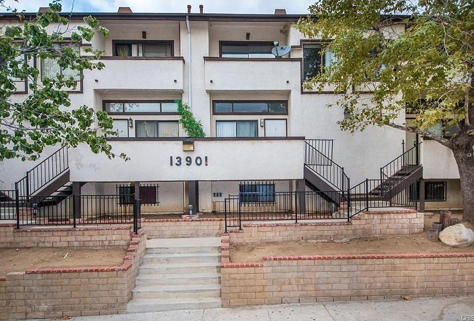 1st image of 13901 Sayre St Unit 6