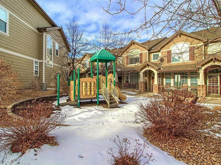8325 Stonybridge Cir — Photo 10
