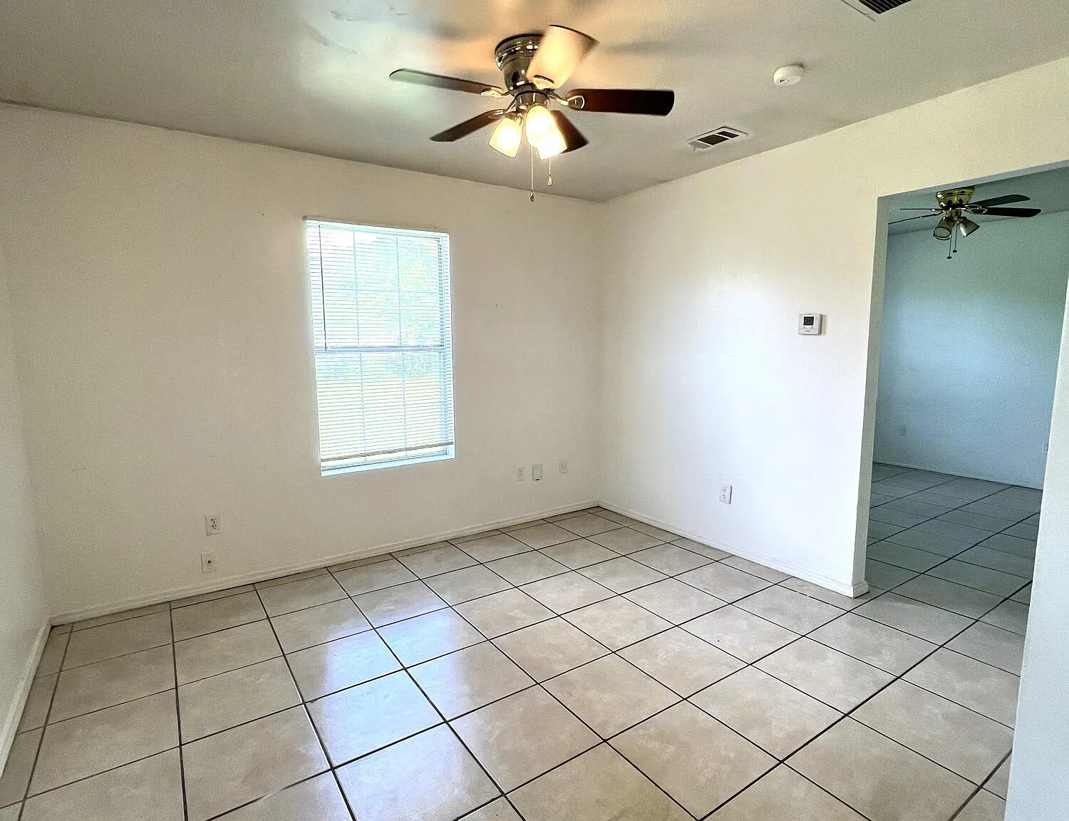 1 bed, 1.0 bath, 960 sqft, $875 — Photo 3